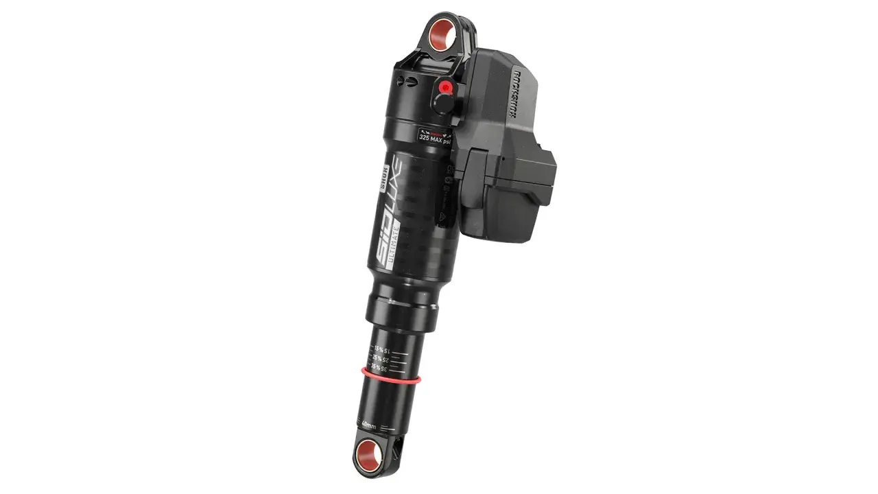 Schwarzer RockShox Flight Attendant Dämpfer mit elektronischer Steuerung.