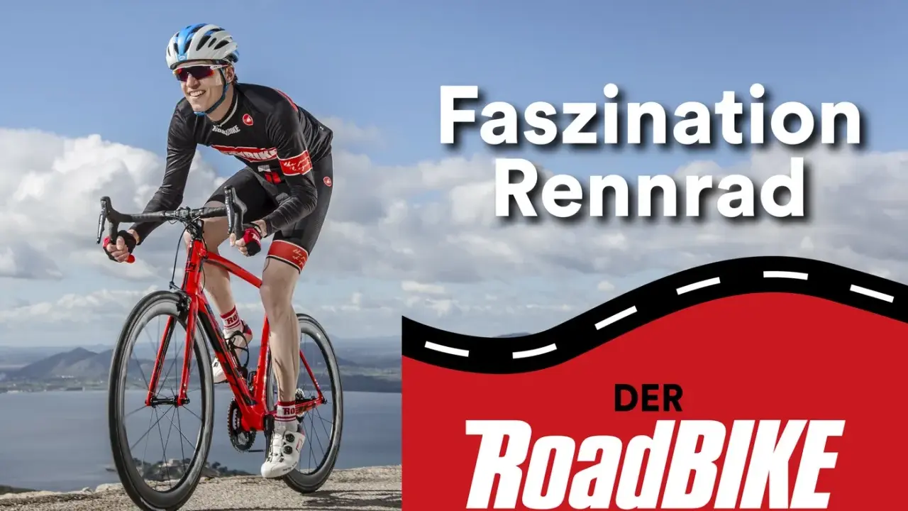 Faszination Rennrad: Ein Radfahrer genießt die Aussicht, während der RoadBIKE Podcast zum Hören einlädt.