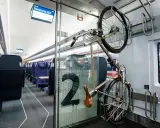Fahrradmitnahme im ICE: Gute Erfahrungen mit der praktischen Aufhängung. Platz für dein Rad nach Dortmund Hbf.