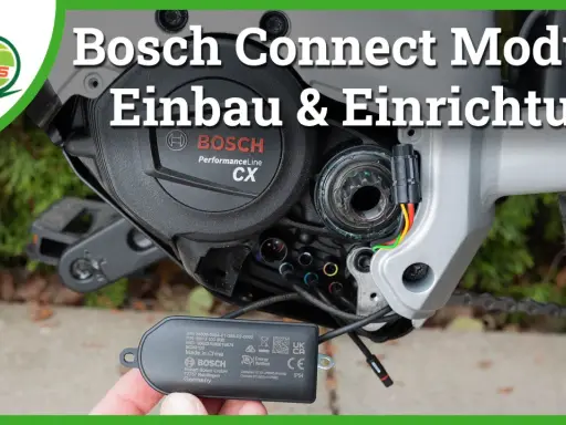 Anleitung zum Bosch Connect Modul einbauen: Nahaufnahme eines E-Bike-Motors mit Kabeln und dem Modul in der Hand.