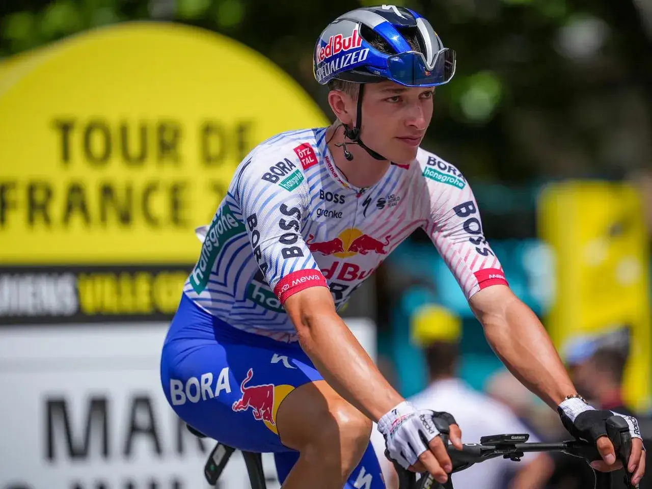 Florian Lipowitz im Trikot des Bora-hansgrohe Teams beim Tour de France.