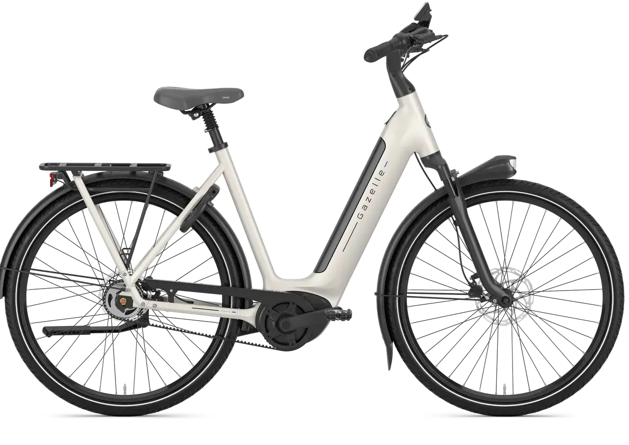 Modernes Gazelle E-Bike in Creme. Die Preisentwicklung von E-Bikes zeigt steigende Beliebtheit.