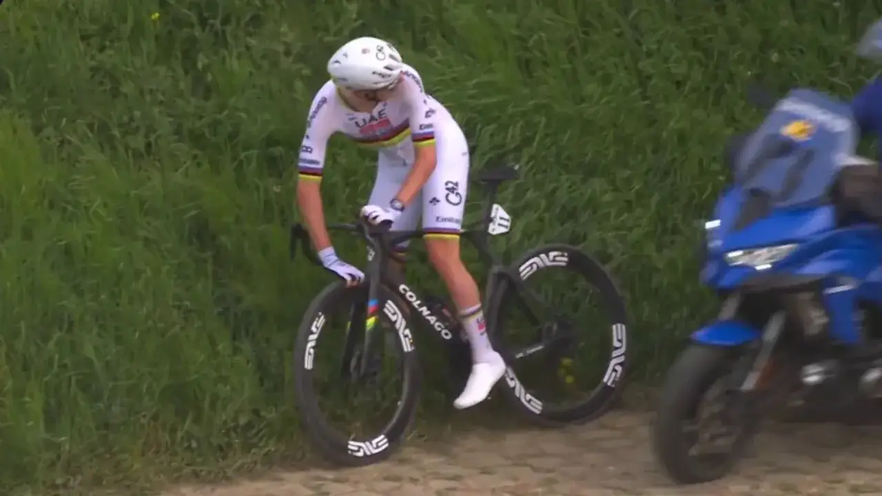 Mads Pedersen auf seinem Colnago-Rad, bereit für die Kopfsteinpflaster-Etappe.
