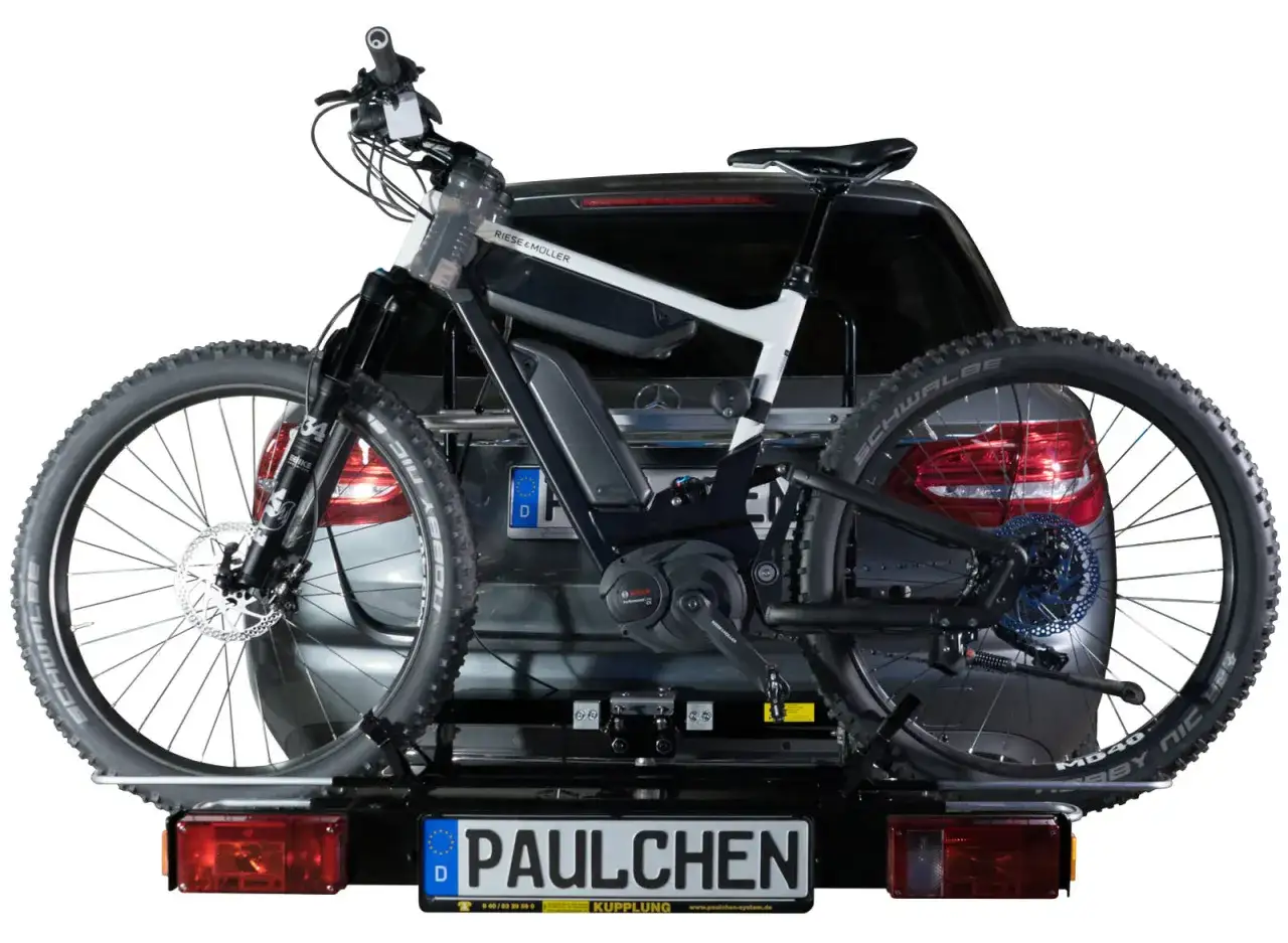 E-Bike auf Paulchen-Heckträger für den sicheren ebike transport am Auto.