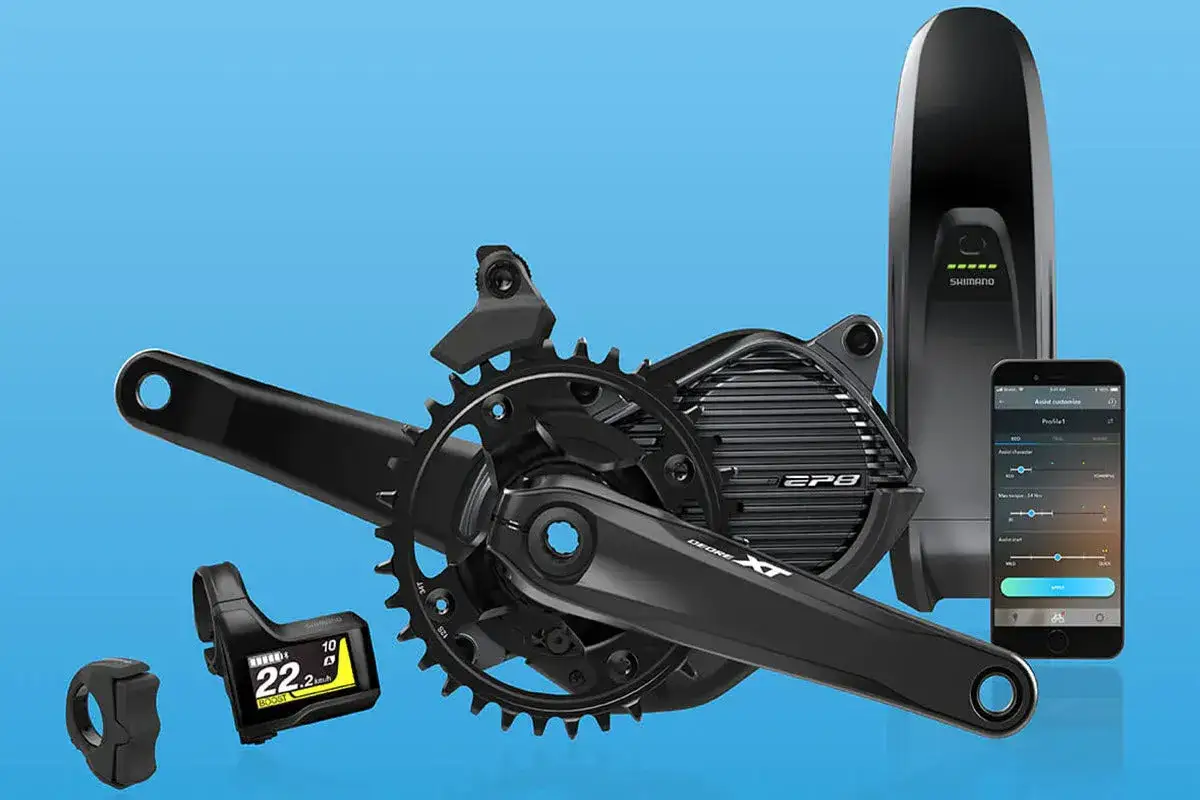 Shimano EP8 Motor-System mit Kurbelgarnitur, Akku, Display und Smartphone-App zur individuellen Anpassung der E-Bike-Unterst&uuml;tzung.